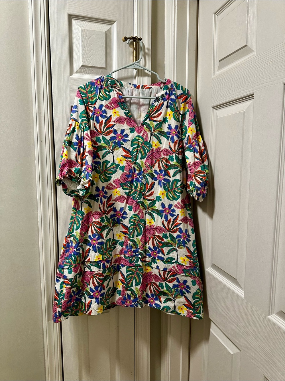 Tropical Floral V-Neck Tunic Dress in White, Green & Pink